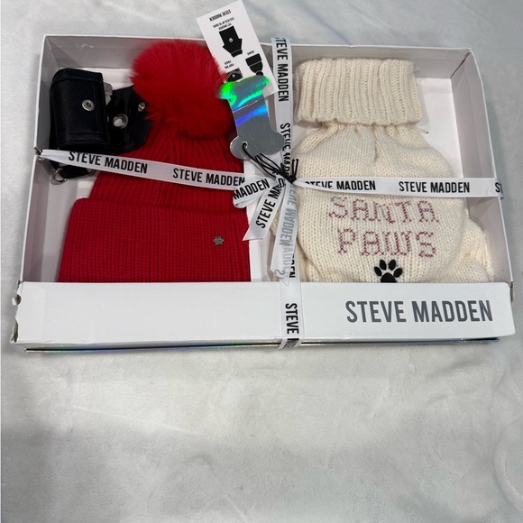 Steve Madden winter gift set beanie pet sweater up to 20lbs & poop bag pouch - Picture 6 of 12